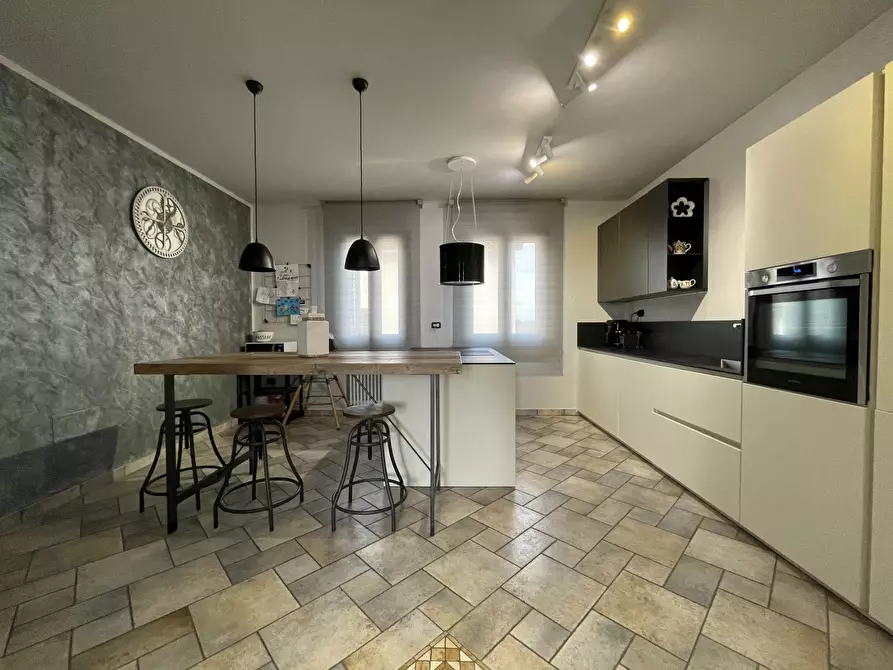casa indipendente in vendita a Cecina