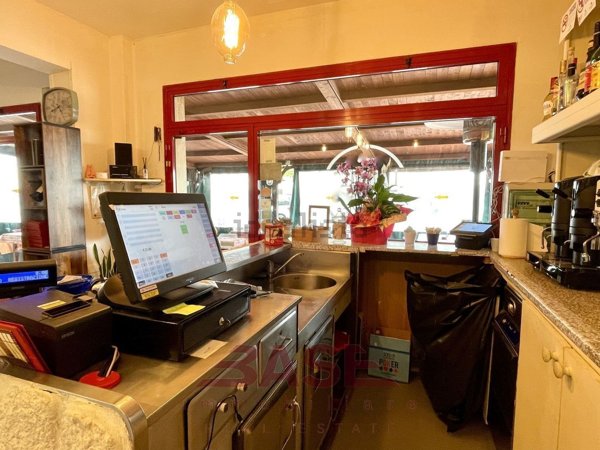 negozio in vendita a Cecina