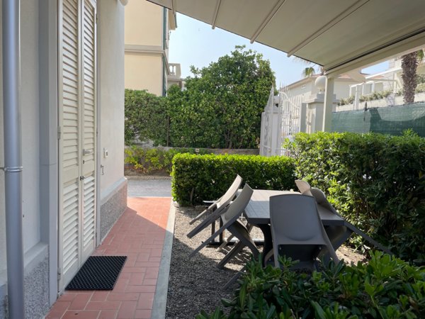 casa indipendente in vendita a Cecina