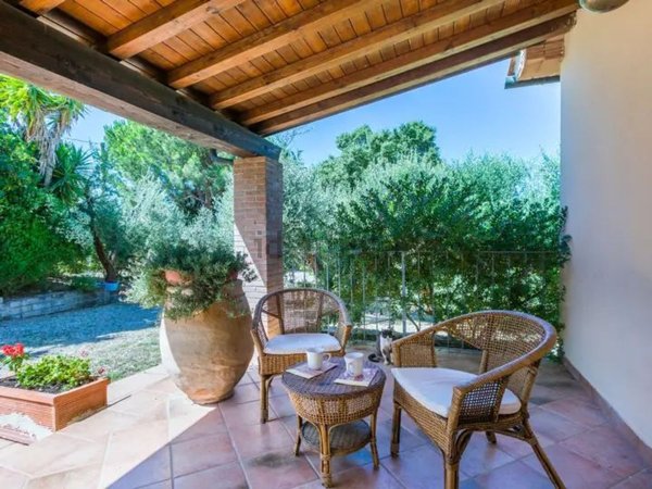 casa indipendente in vendita a Cecina