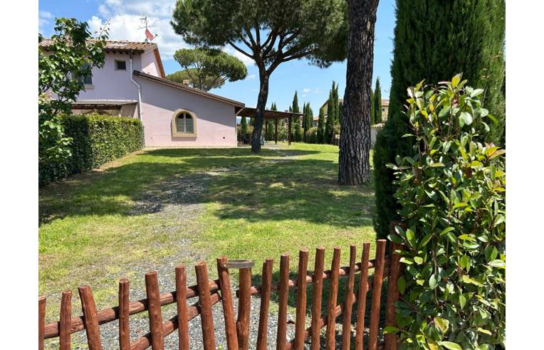 casa indipendente in vendita a Cecina