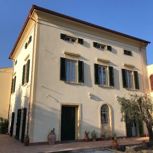 casa indipendente in vendita a Cecina