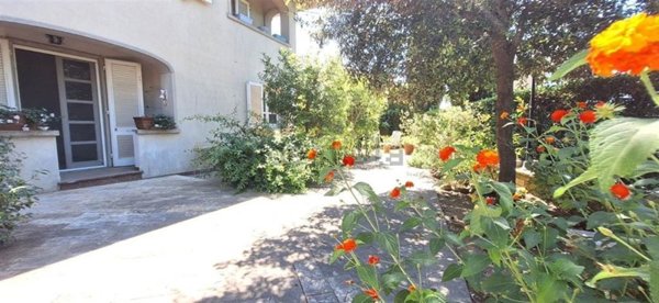 casa indipendente in vendita a Cecina