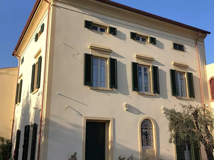 casa indipendente in vendita a Cecina