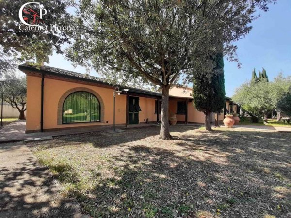 casa indipendente in vendita a Cecina