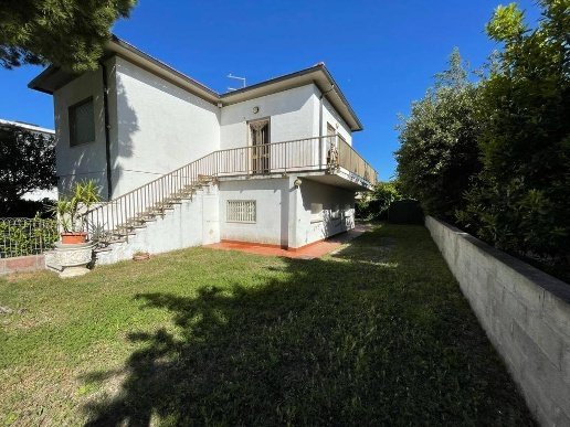 appartamento in vendita a Cecina