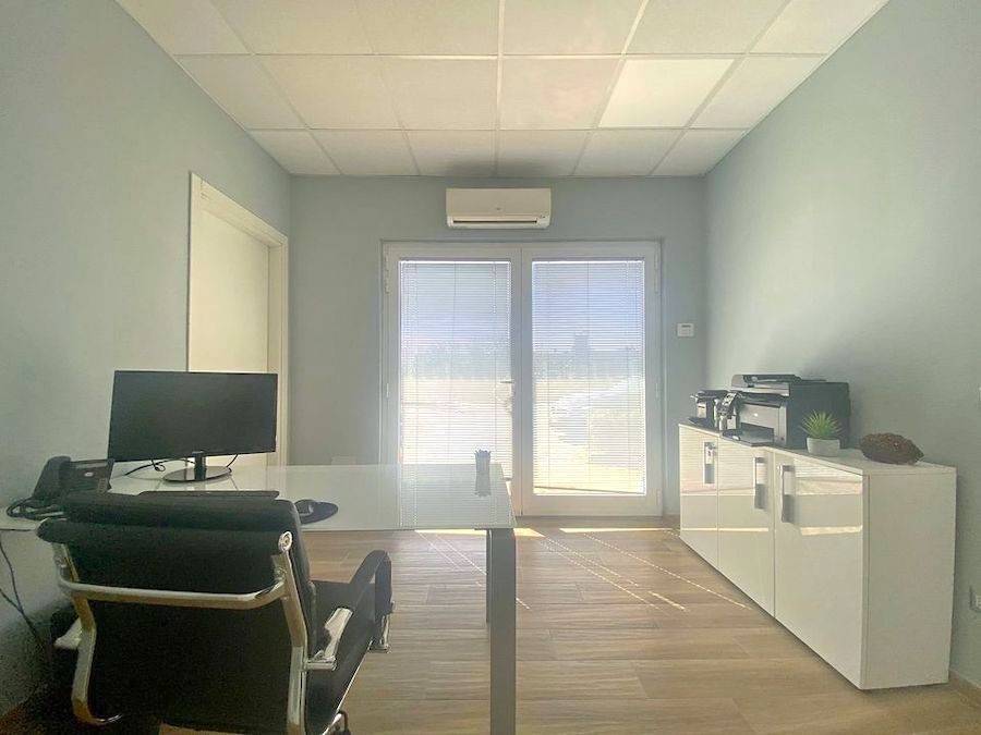 ufficio in vendita a Cecina