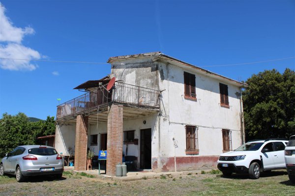 casa indipendente in vendita a Cecina