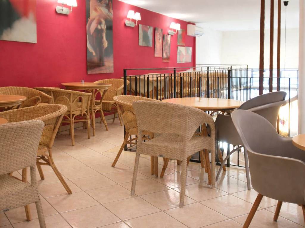 negozio in vendita a Cecina