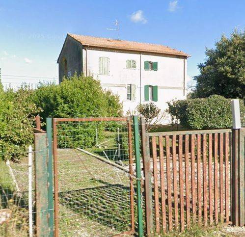 casa indipendente in vendita a Cecina