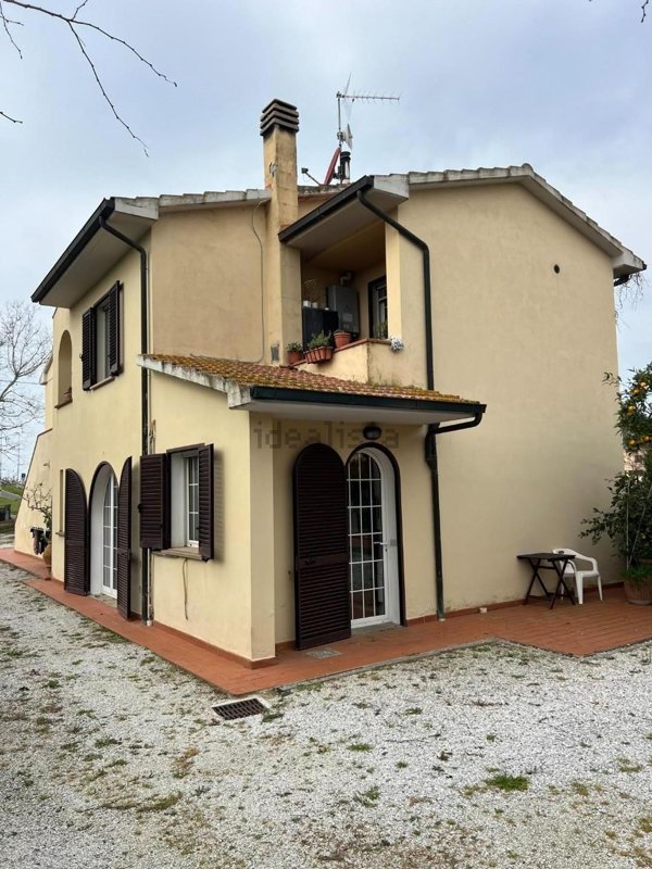 pentavano in vendita a Cecina