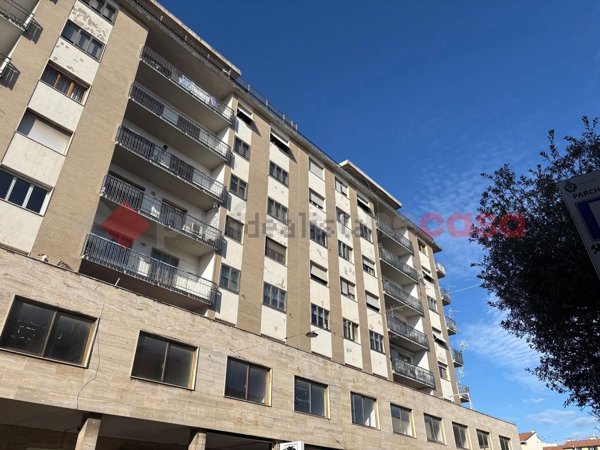 ufficio in vendita a Cecina