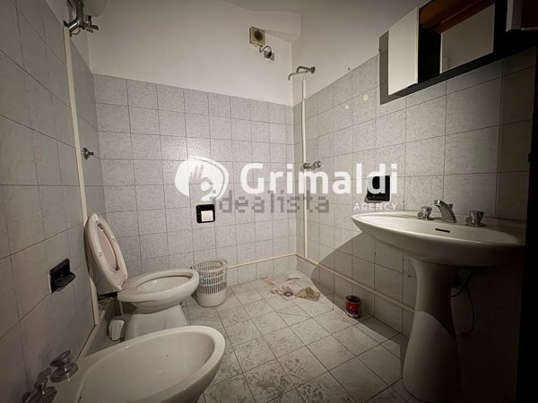 ufficio in vendita a Cecina