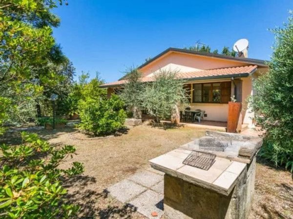 casa indipendente in vendita a Cecina
