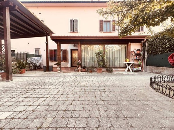 casa indipendente in vendita a Cecina