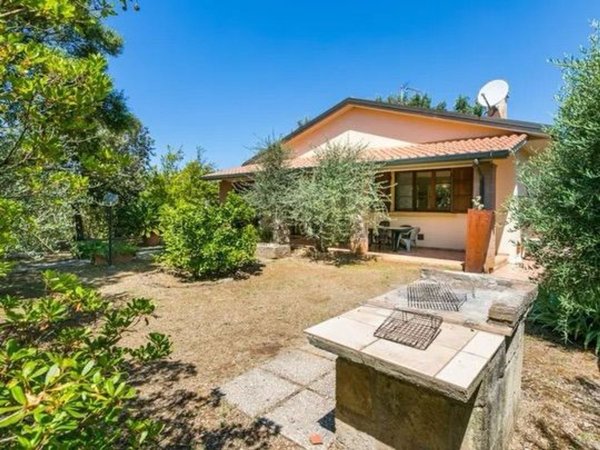 casa indipendente in vendita a Cecina