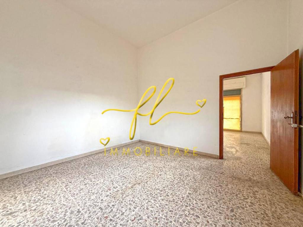 locale commerciale in vendita a Cecina