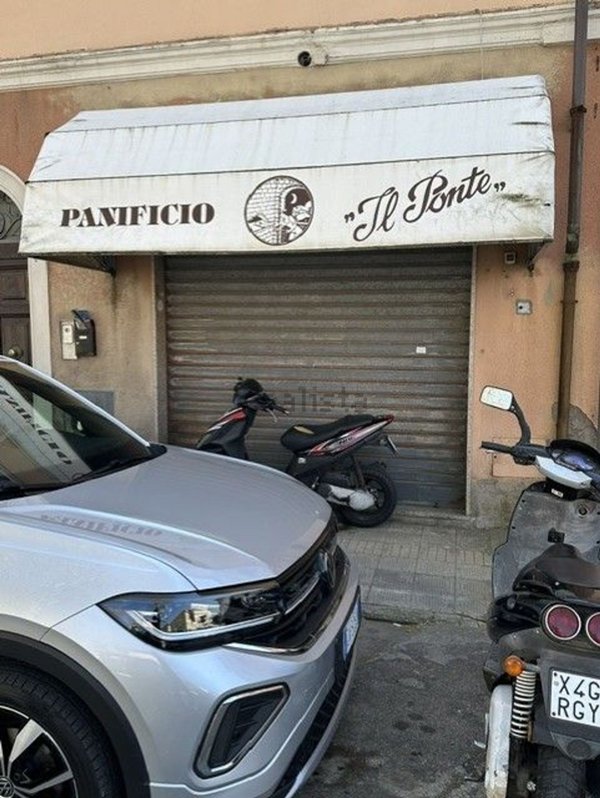 locale di sgombero in vendita a Cecina