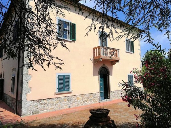 casa indipendente in vendita a Cecina
