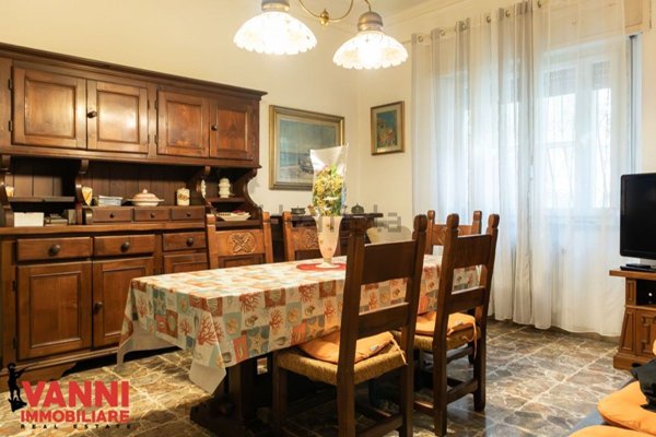 casa indipendente in vendita a Cecina