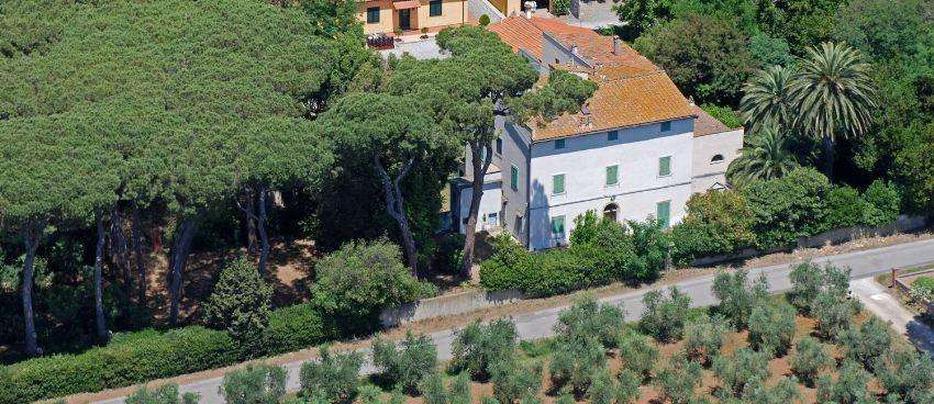 casa indipendente in vendita a Cecina