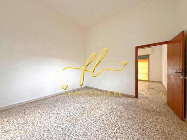 locale commerciale in vendita a Cecina