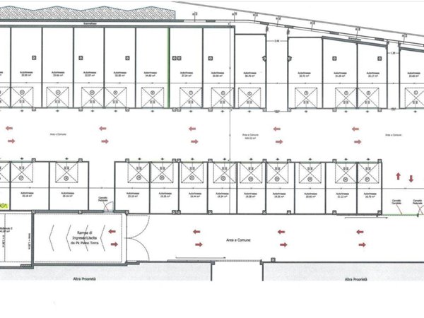 locale di sgombero in vendita a Cecina