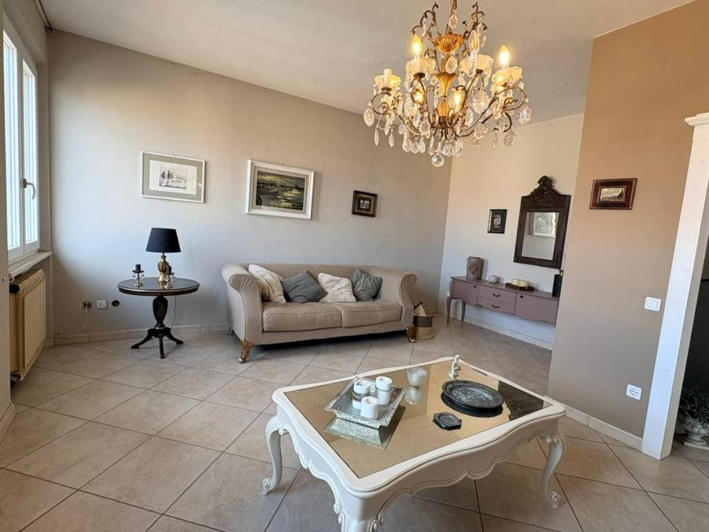 appartamento in vendita a Cecina