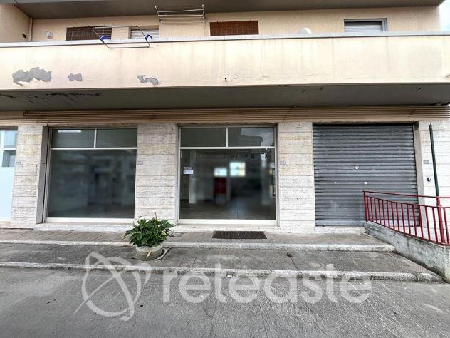 negozio in vendita a Cecina