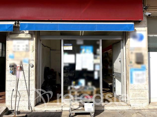 negozio in vendita a Cecina