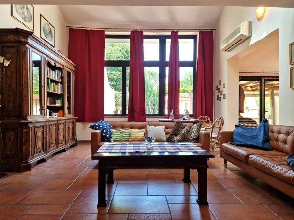 casa indipendente in vendita a Cecina