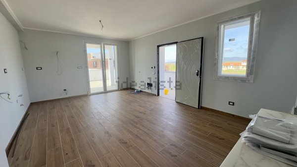 casa indipendente in vendita a Cecina
