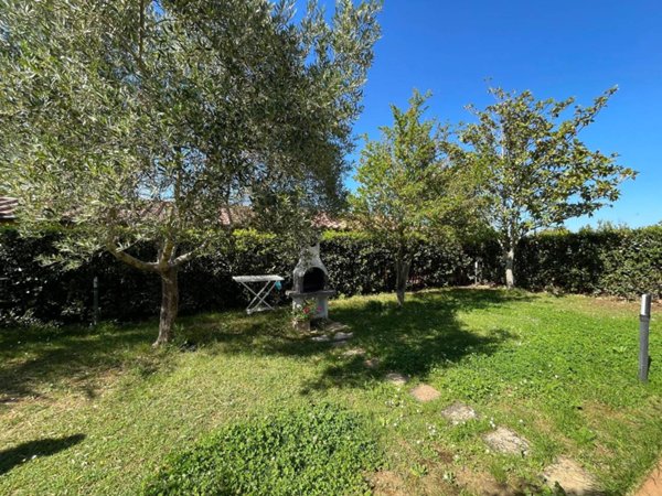 casa indipendente in vendita a Cecina