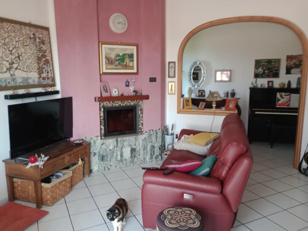 casa indipendente in vendita a Cecina