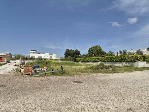 casa indipendente in vendita a Cecina