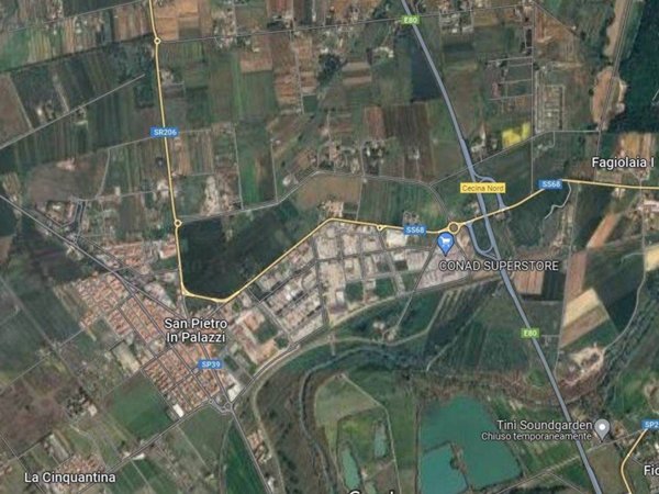 negozio in vendita a Cecina