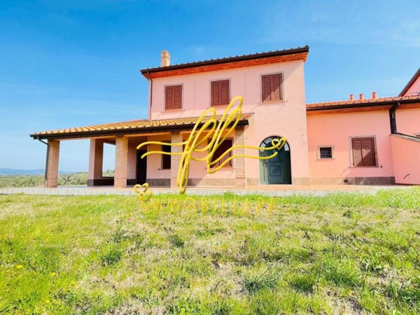 casa indipendente in vendita a Cecina