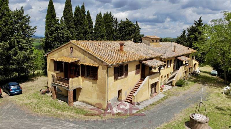 locale di sgombero in vendita a Cecina