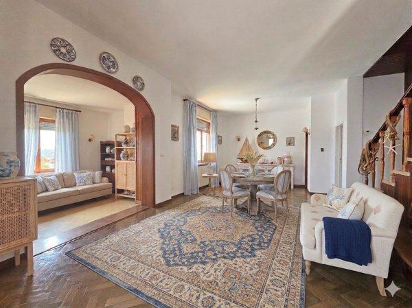 casa indipendente in vendita a Cecina