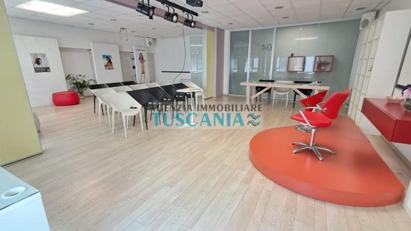 ufficio in vendita a Cecina