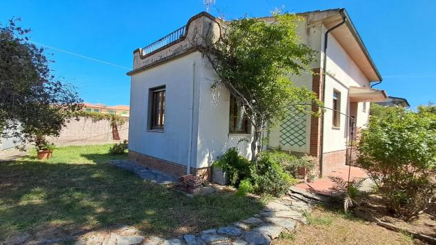 casa indipendente in vendita a Cecina