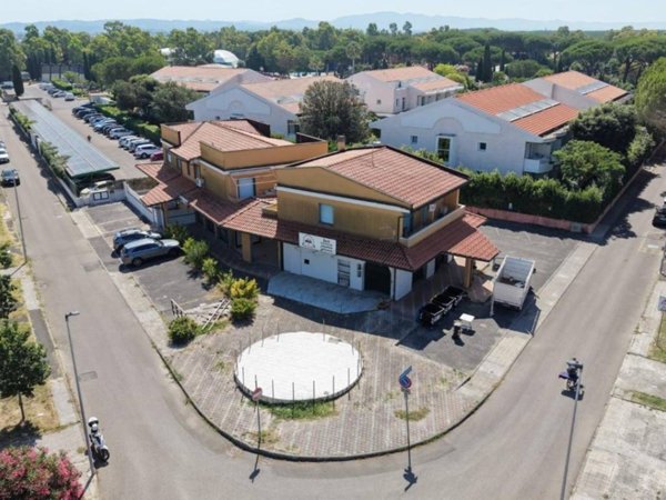 casa indipendente in vendita a Cecina