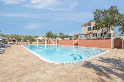 casa indipendente in vendita a Cecina