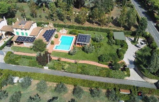 casa indipendente in vendita a Cecina