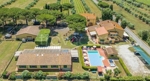 casa indipendente in vendita a Cecina