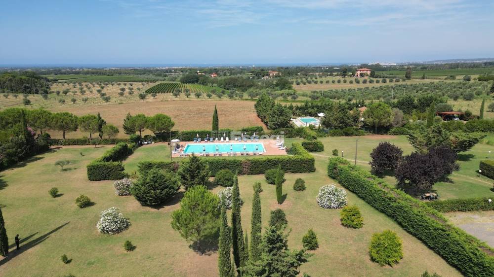 casa indipendente in vendita a Cecina