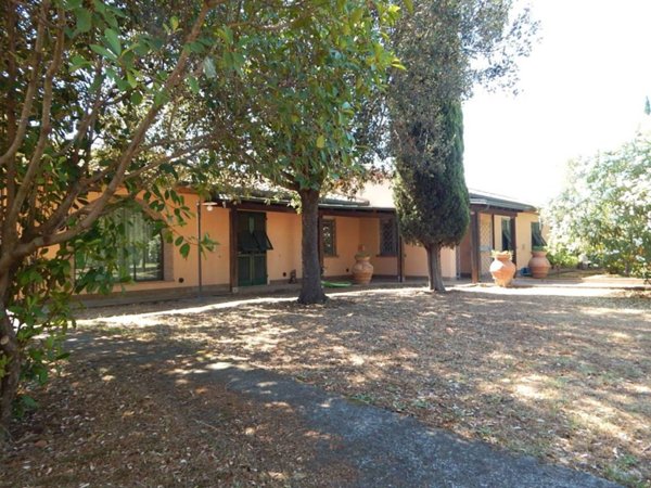 casa indipendente in vendita a Cecina