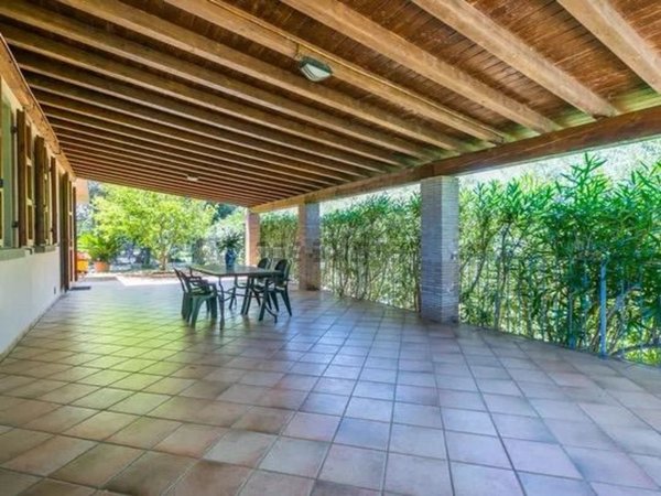 casa indipendente in vendita a Cecina