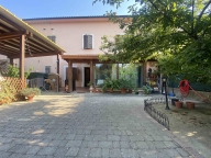 casa indipendente in vendita a Cecina