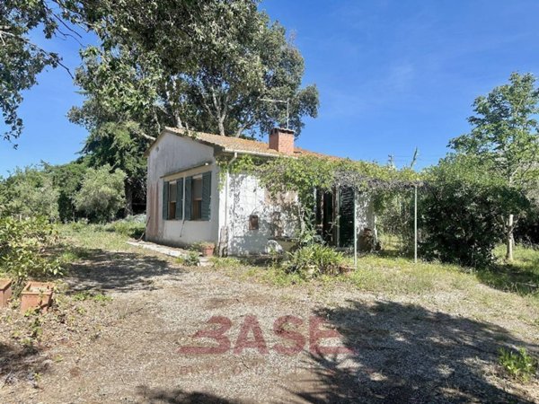 casa indipendente in vendita a Cecina